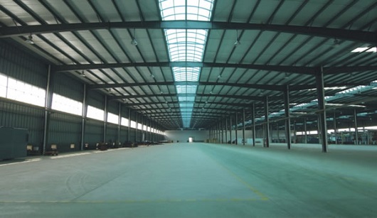 專業施工如何進行大跨度呂梁鋼結構桁架的安裝