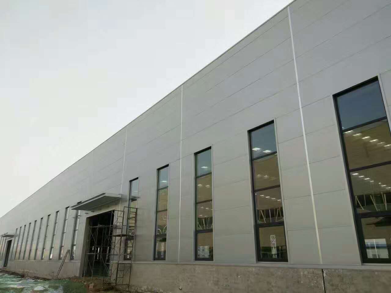 朔州鋼構工程的圍護彩鋼夾芯板的優勢還能撐多久