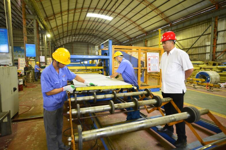 記山西盛大鋼結構工程有限公司彩板車間