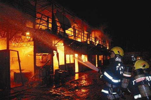 鋼結(jié)構(gòu)廠(chǎng)房防火從圍護(hù)系統(tǒng)開(kāi)始