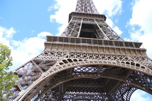 訴說(shuō)鋼構(gòu)發(fā)展史看看很早的鋼結(jié)構(gòu)建筑在何處